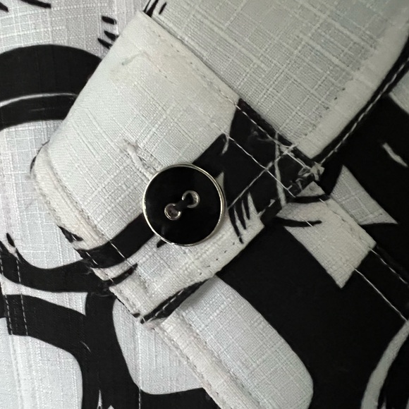 ALIA BLACK &WHITE COAT - Picture 11 of 11